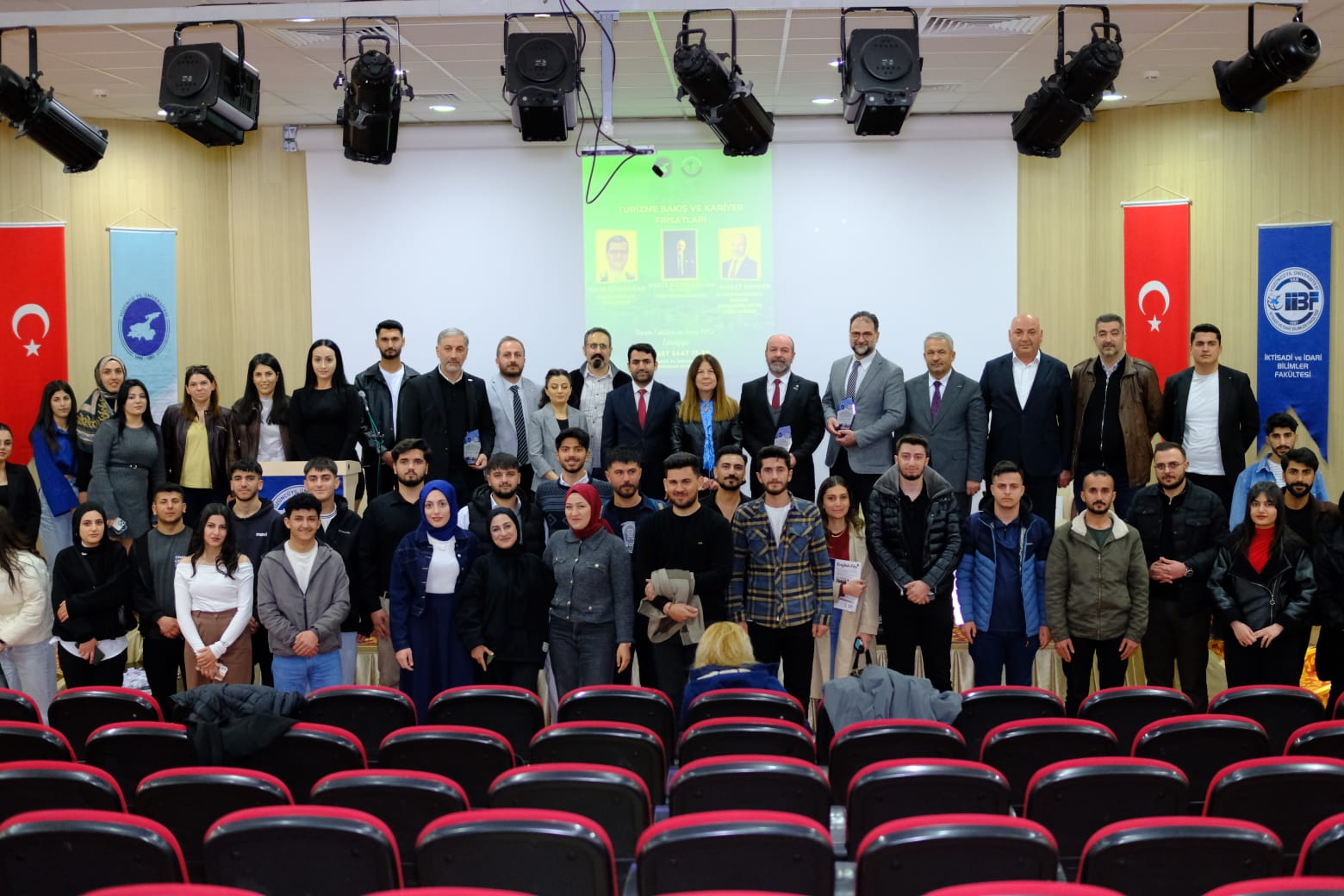 Turizm Sektör Kurulu, Van Yüzüncü Yıl Üniversitesi’nde "Turizme Bakış ve Kariyer Fırsatları" Programını Gerçekleştirdi
