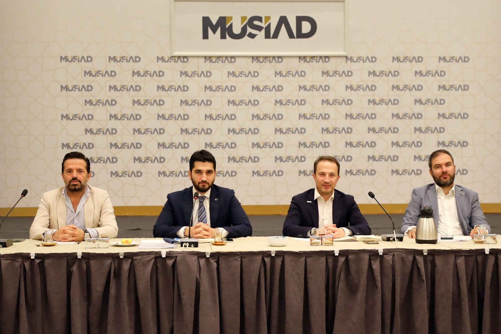 MAKİNE SEKTÖR KURULU VE İNŞAAT VE YAPI MALZEMELERİ SEKTÖR KURULU ÇAPRAZ TOPLANTI GERÇEKLEŞTİRDİ